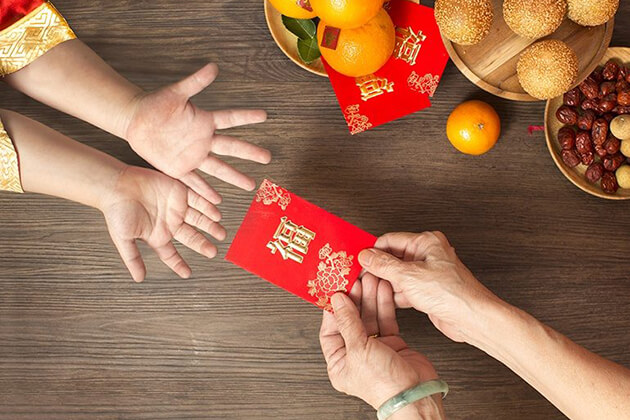 Chinese New Year Red Envelopes - Why Give and Who to Give